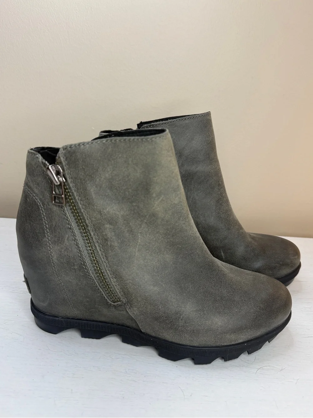Women's Sorel Joan of Arctic Wedge II Zip sz 7